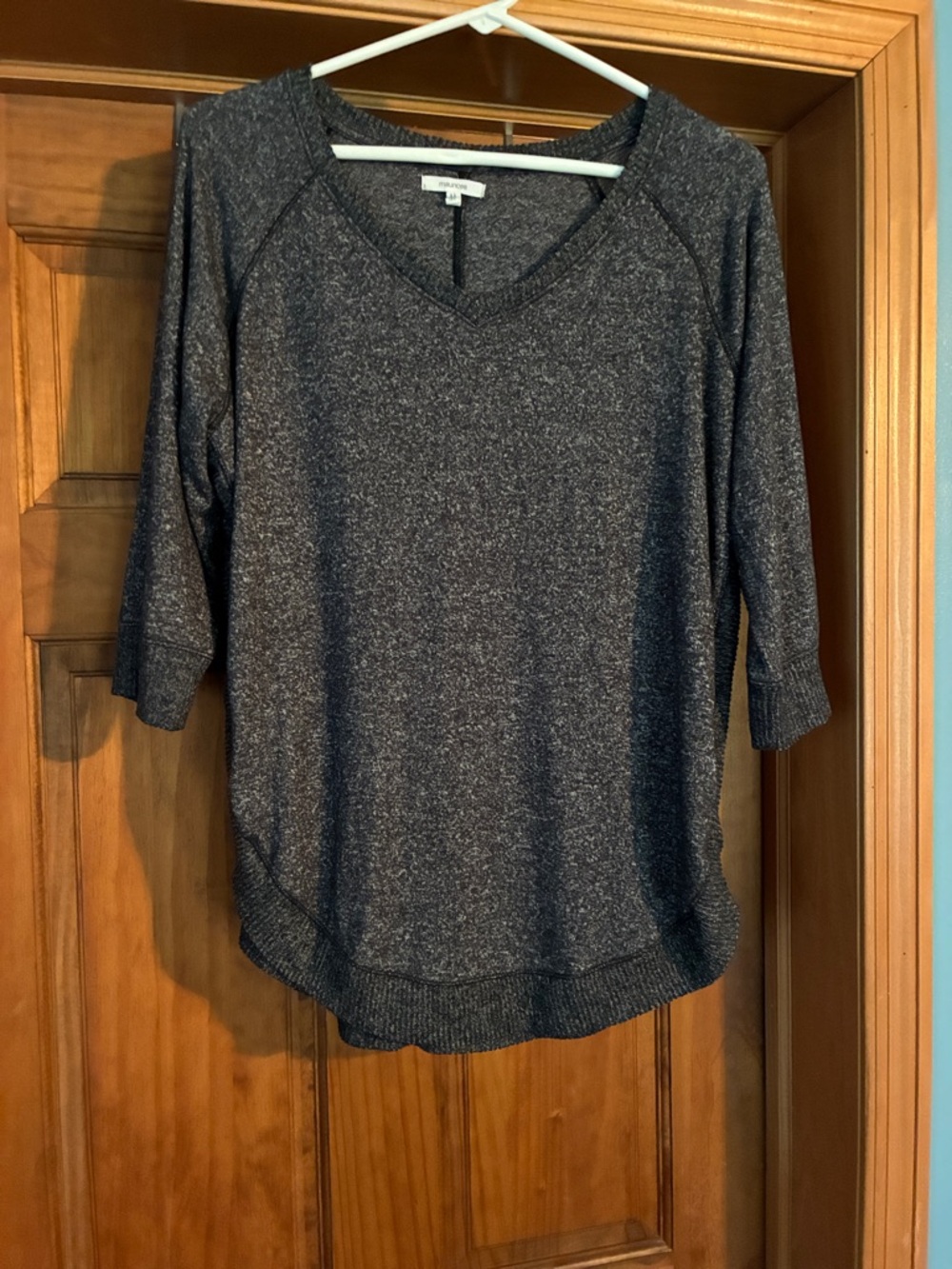 Maurices Heathered Gray V-Neck 3/4 Sleeve Top